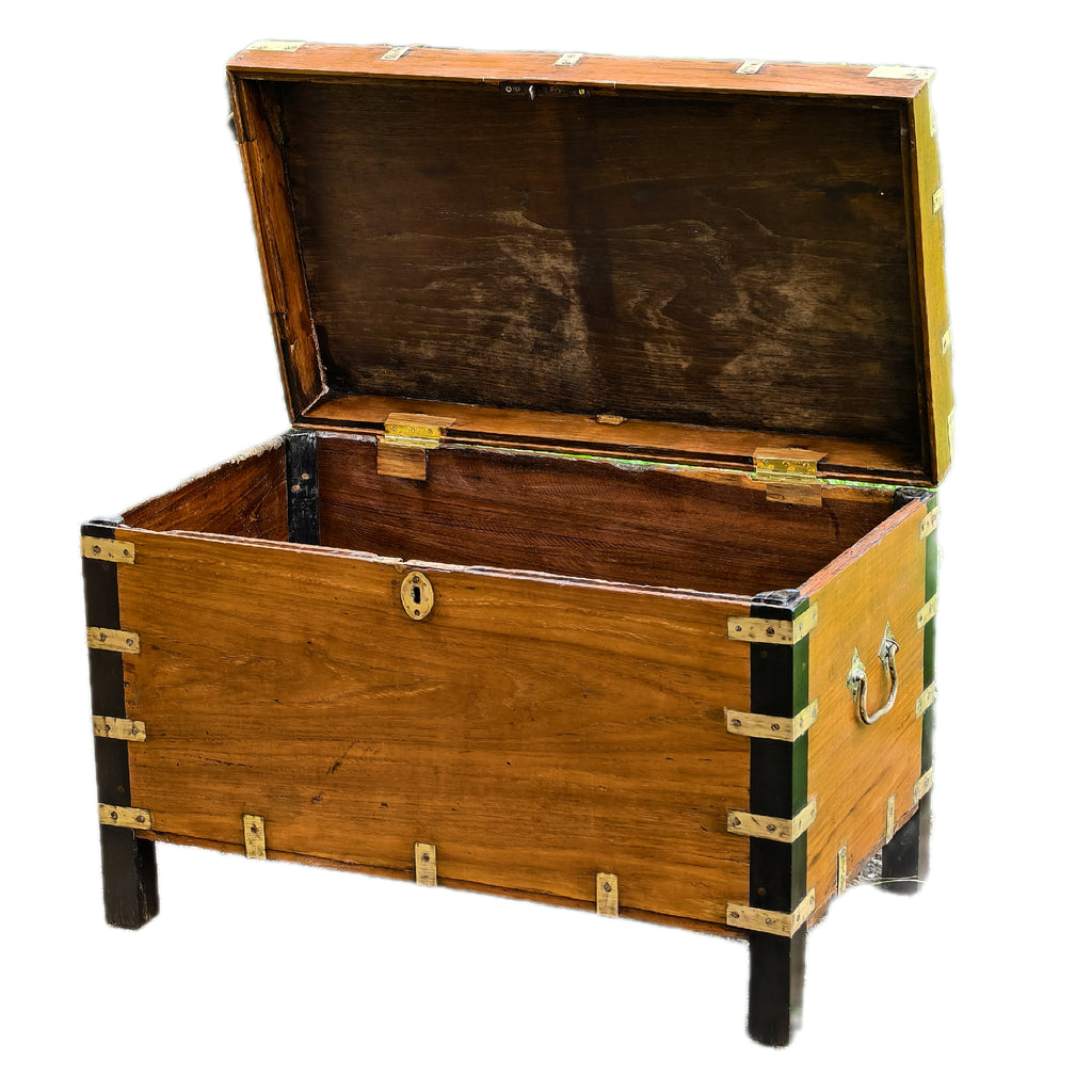 Mundumpetty (clothes box)