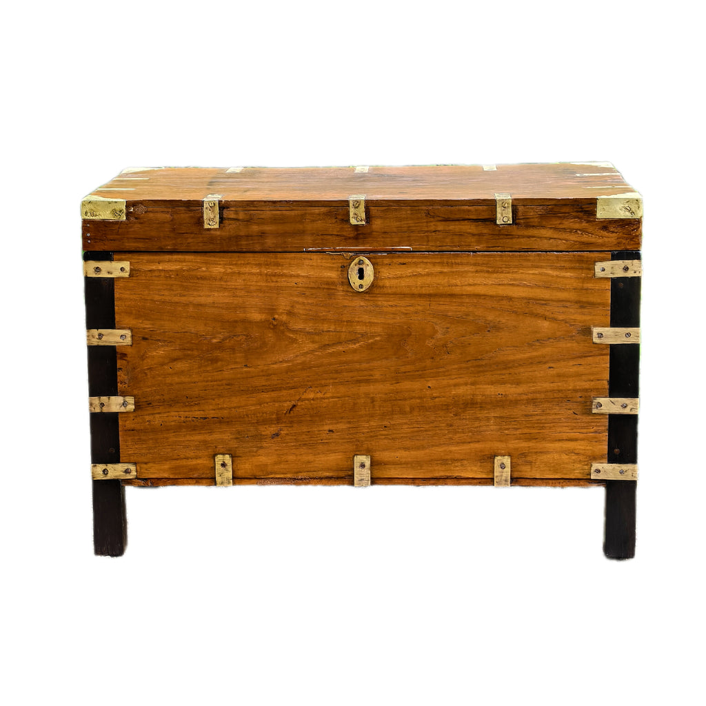 Mundumpetty (clothes box)