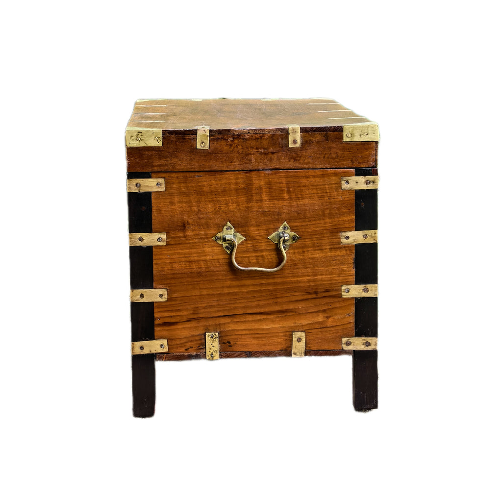 Mundumpetty (clothes box)