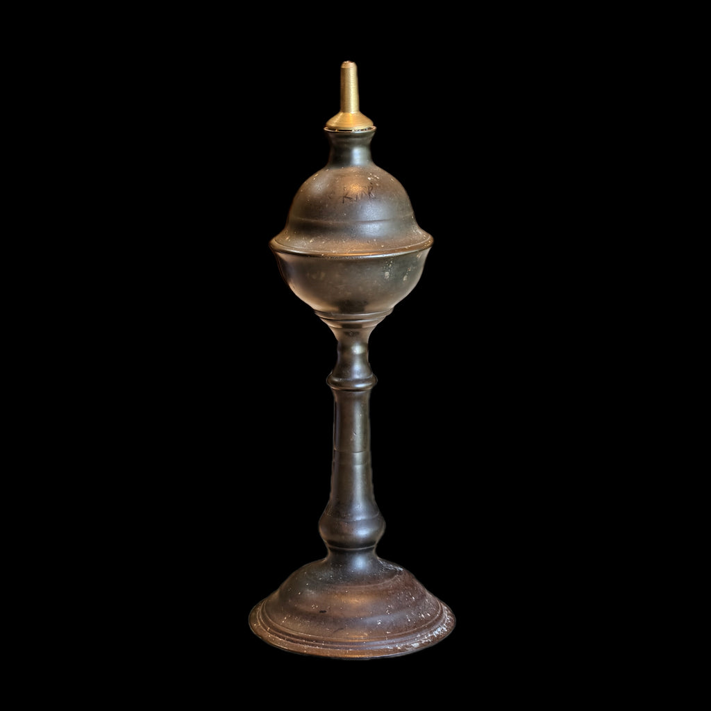 BRONZE KEROSENE LAMP 2