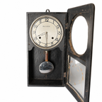 WALKING PENDULUM CLOCK