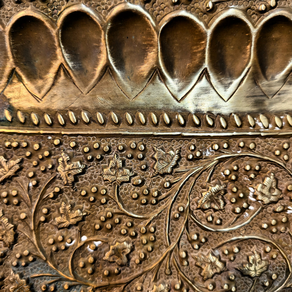 ANTIQUE WALL HANGING PLATE