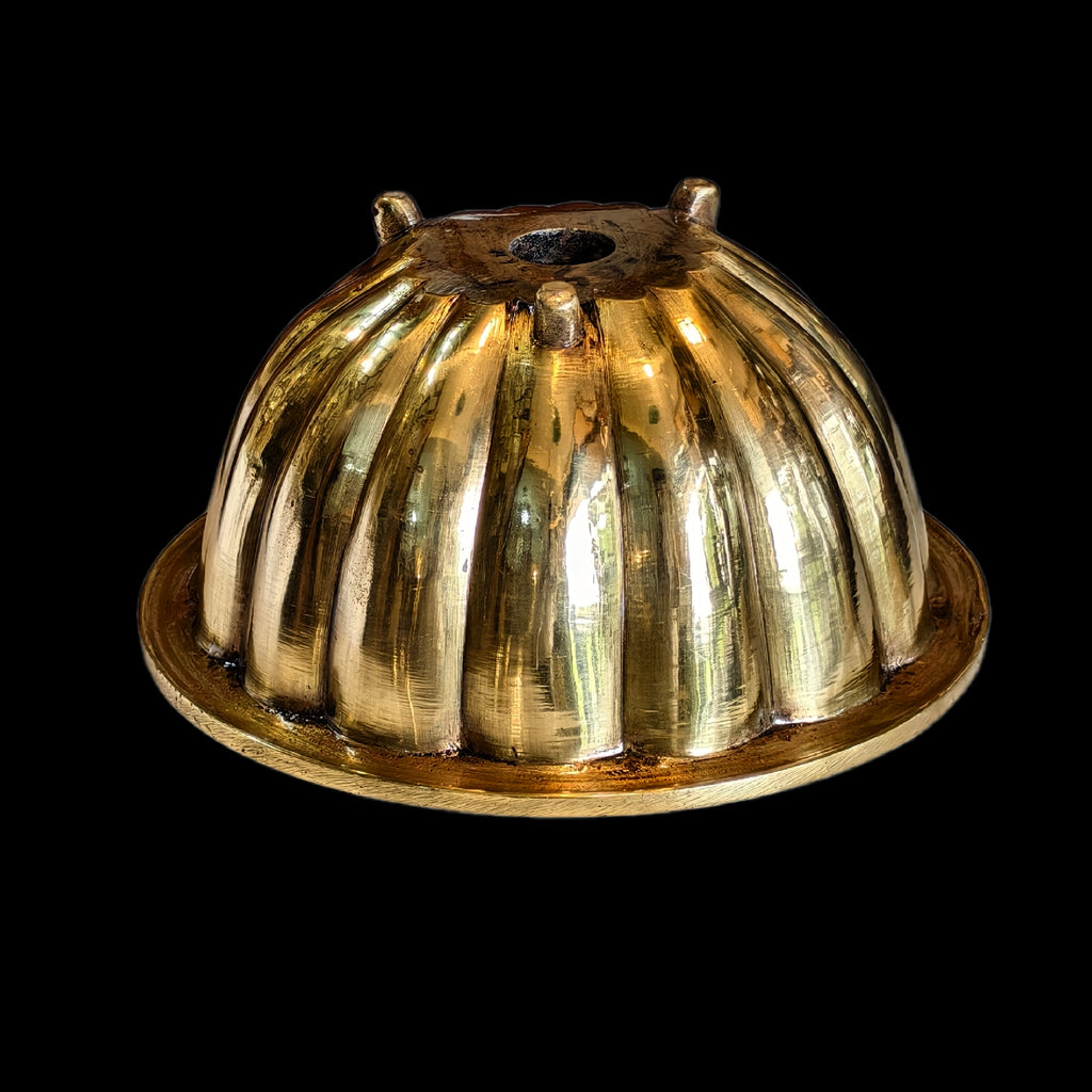 BRONZE CAKE VESSEL