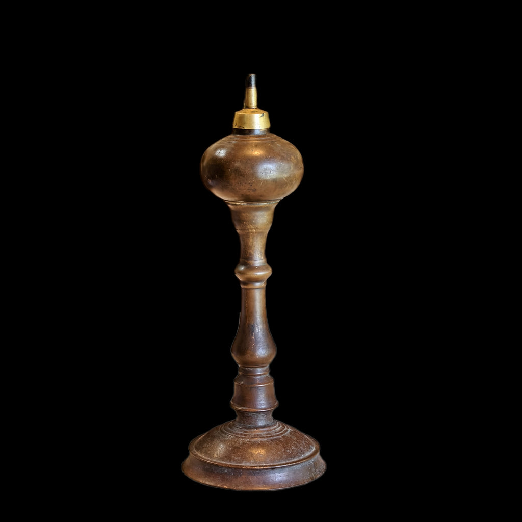 BRONZE KEROSENE LAMP1