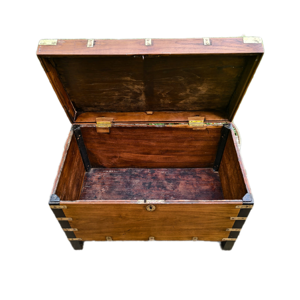 Mundumpetty (clothes box)